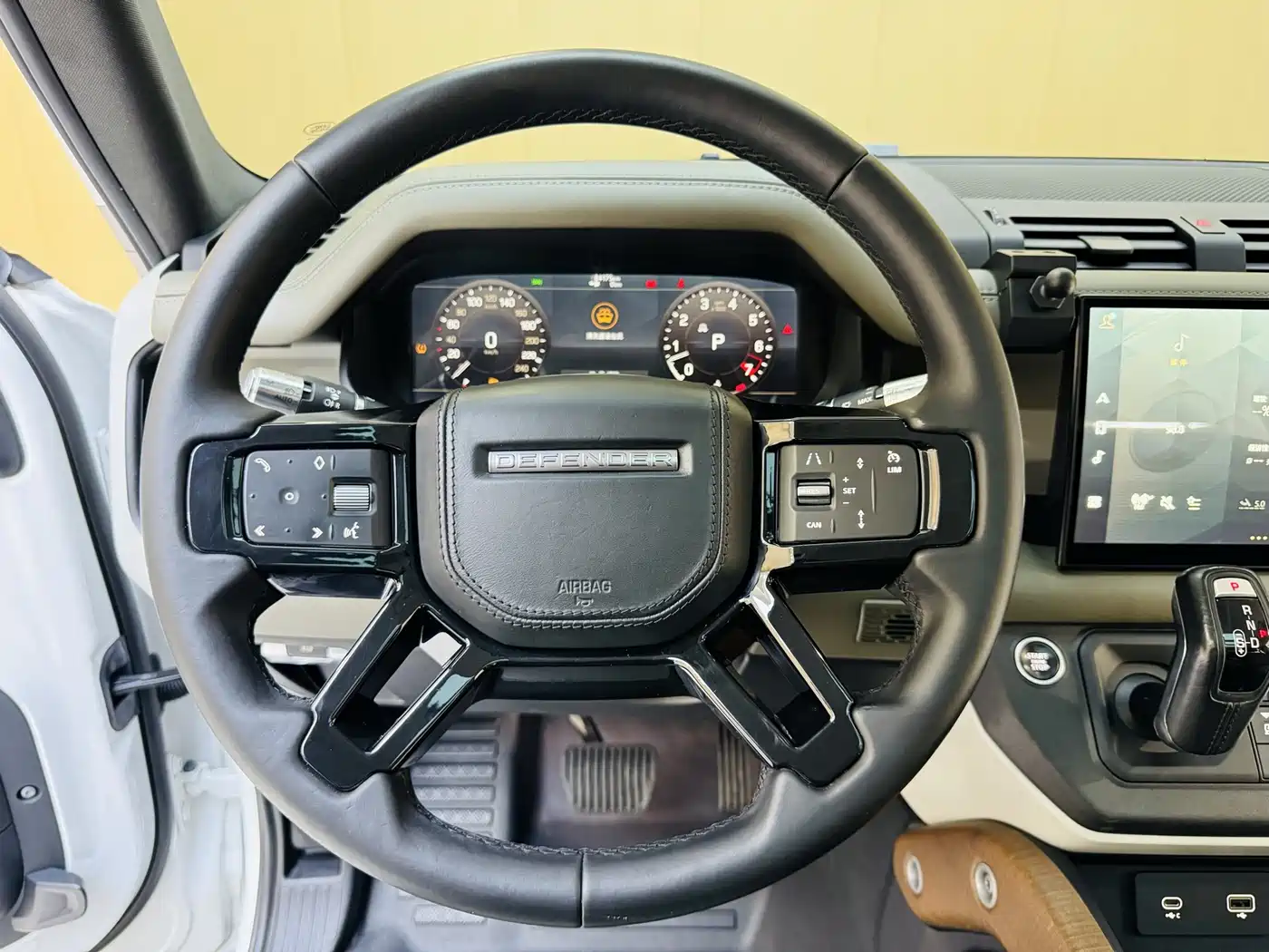 Land Rover Defender 2022 110 P400 X-DYNAMIC HSE фото 11