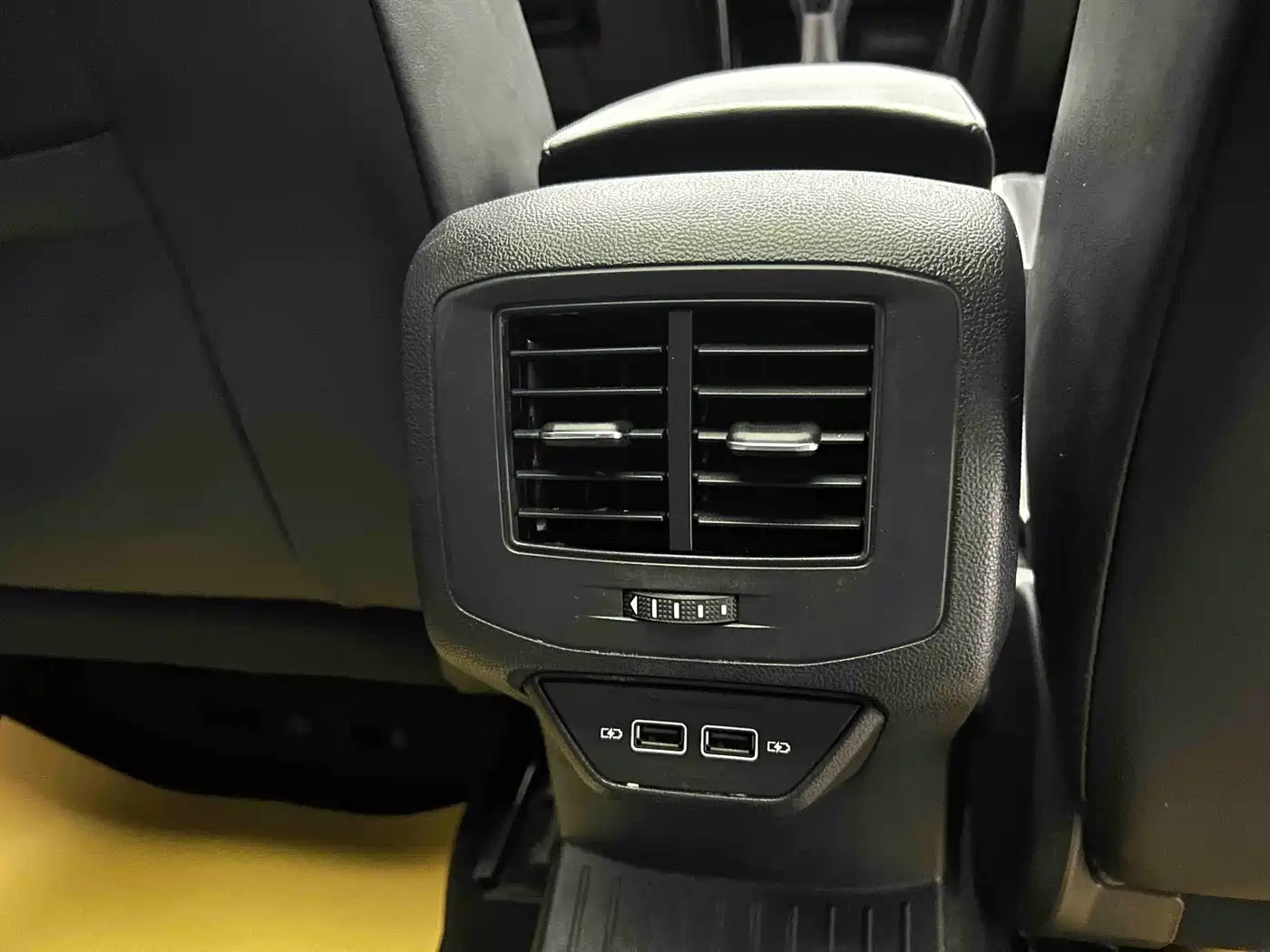 Volkswagen T-ROC 2023 300TSI DSG 2WD Dawn Edition фото 21