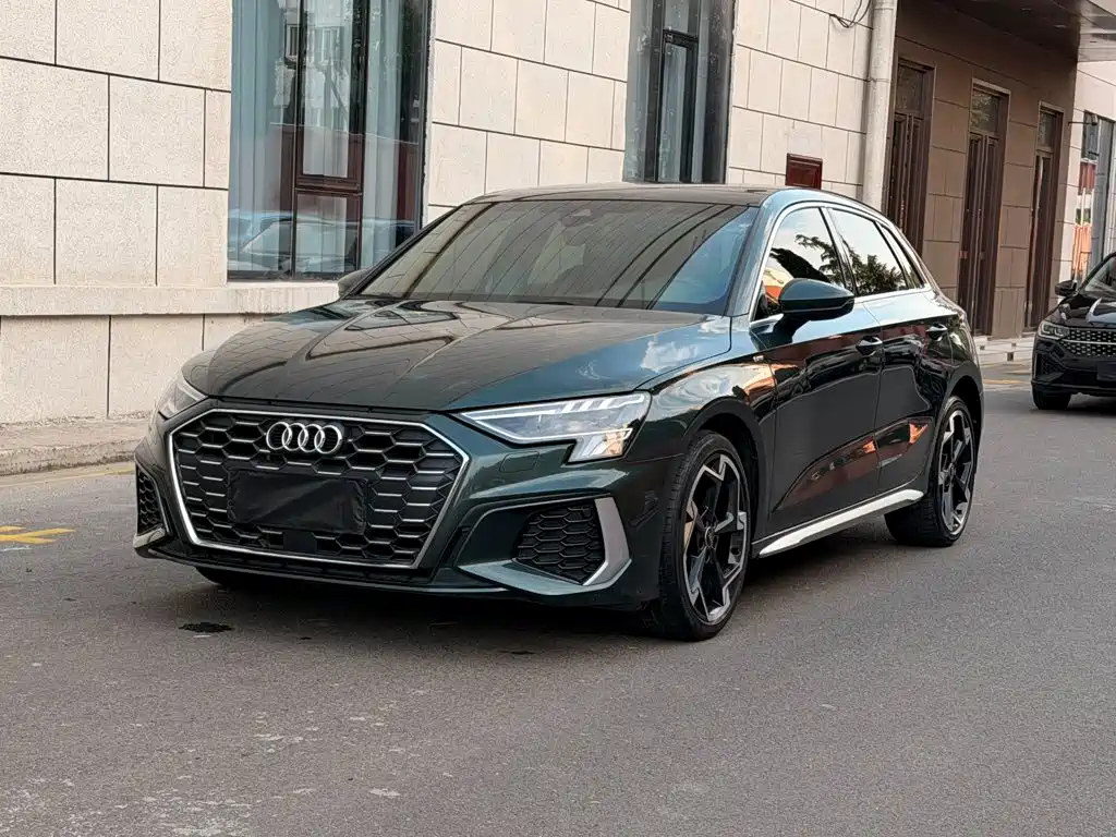 Audi A3 2023 Sportback 35 TFSI Luxury Sport
