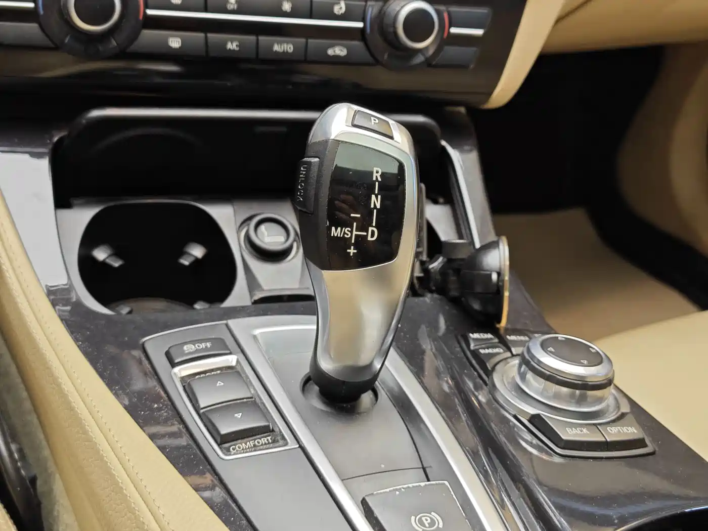 BMW 5 Series 2014 520Li Elegance фото 18