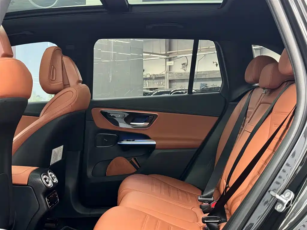 Mercedes-Benz GLC 2024 GLC 260 L 4MATIC Luxury 5-seater фото 11