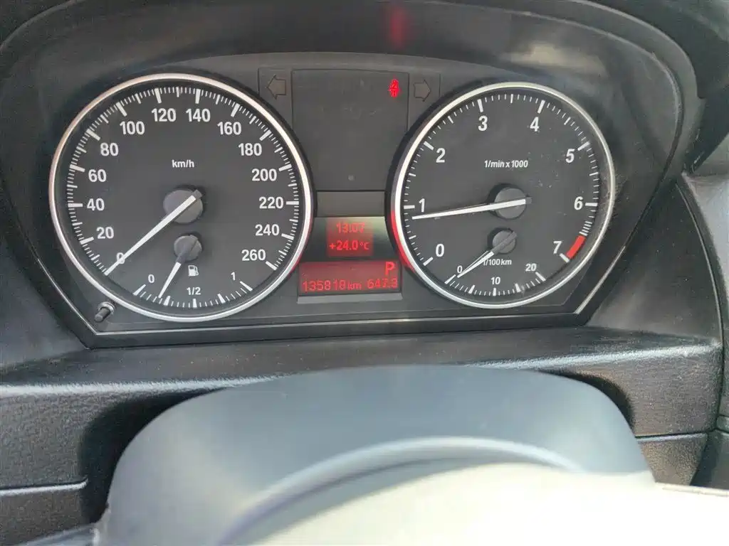 BMW X1 2014 sDrive18i Leading Edition фото 3