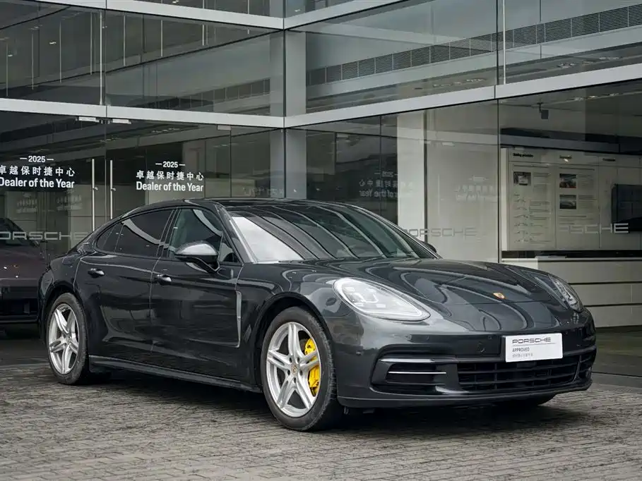 Porsche Panamera 2017 Panamera Executive Long Wheelbase 3.0T фото 3