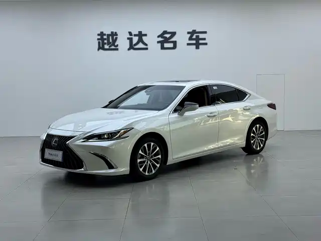 Lexus ES 200, Премиум