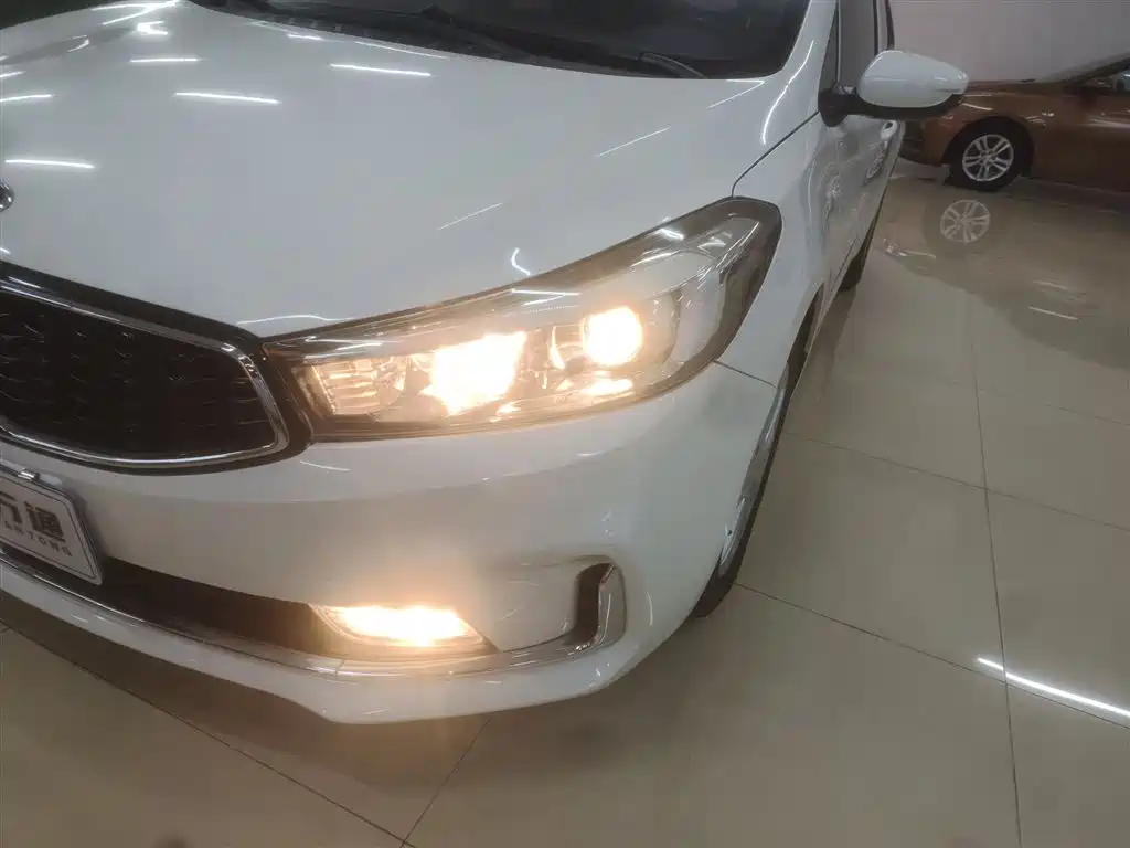 Kia K3 2016 1.6L Automatic GL фото 3