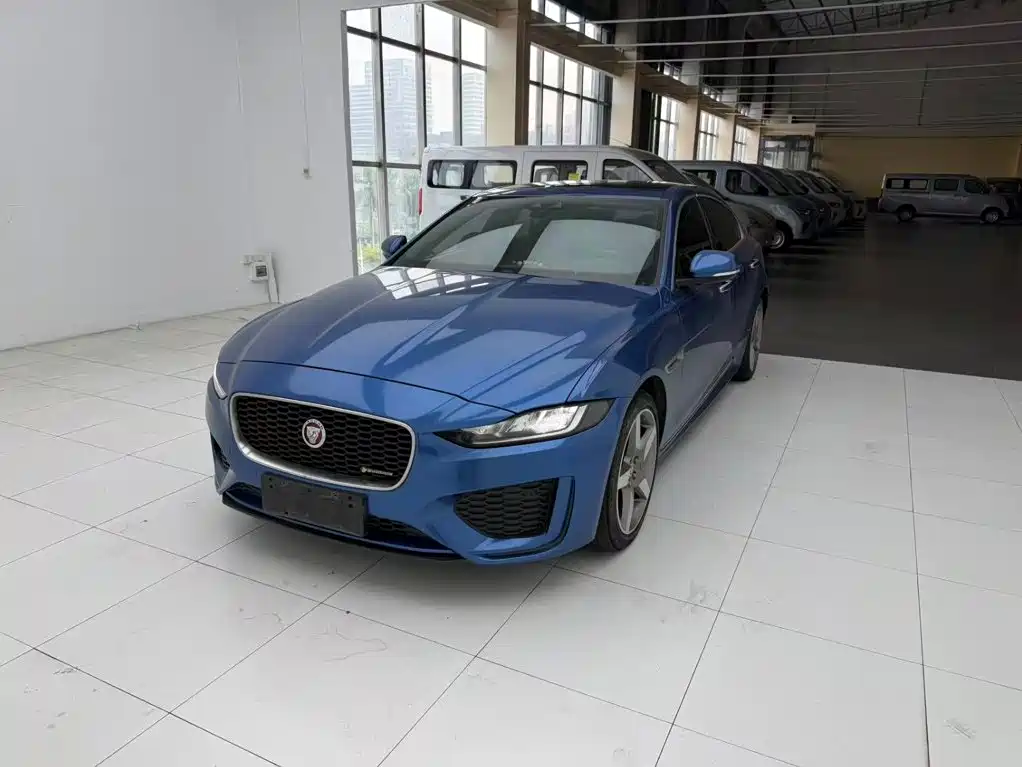 Photo 2 - Jaguar XEL