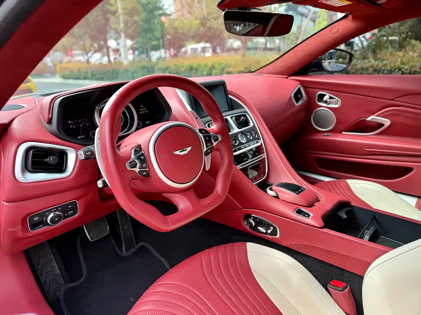 Aston Martin DB11 2022 2022 4.0T V8 Coupe