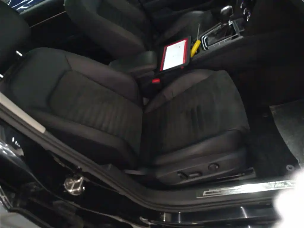 Volkswagen Magotan 2018 330TSI DSG Luxury фото 17