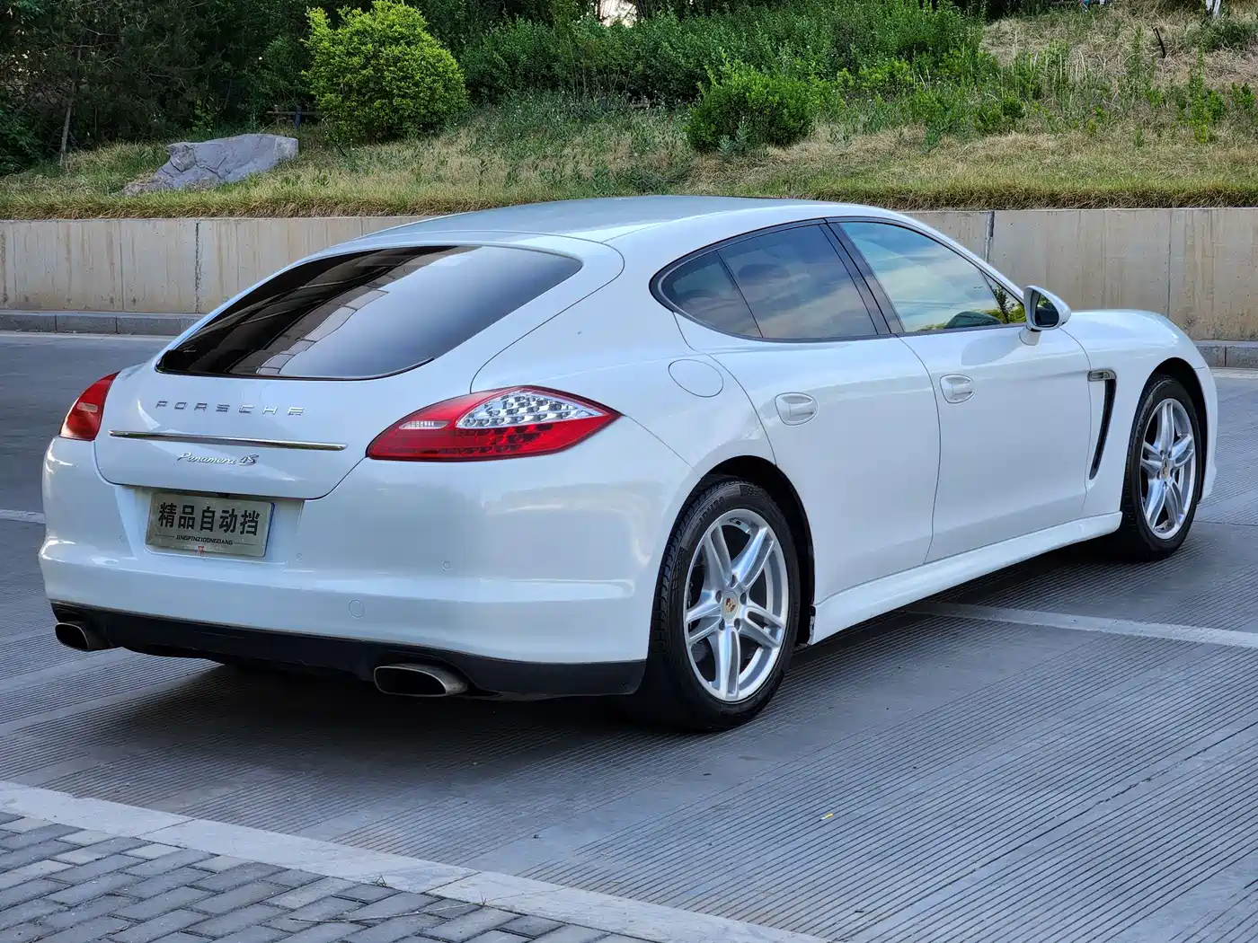 Porsche Panamera 2010 Panamera 4 3.6L фото 4