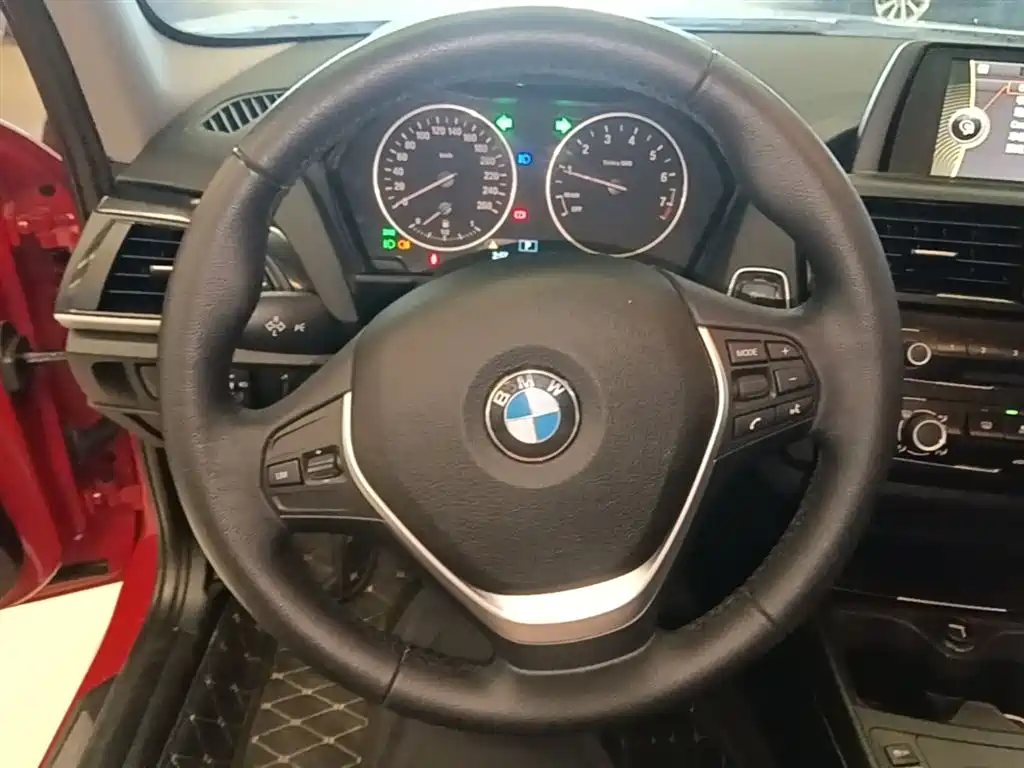 BMW 1 Series (Import) 2013 Facelift 116i Urban Model фото 11