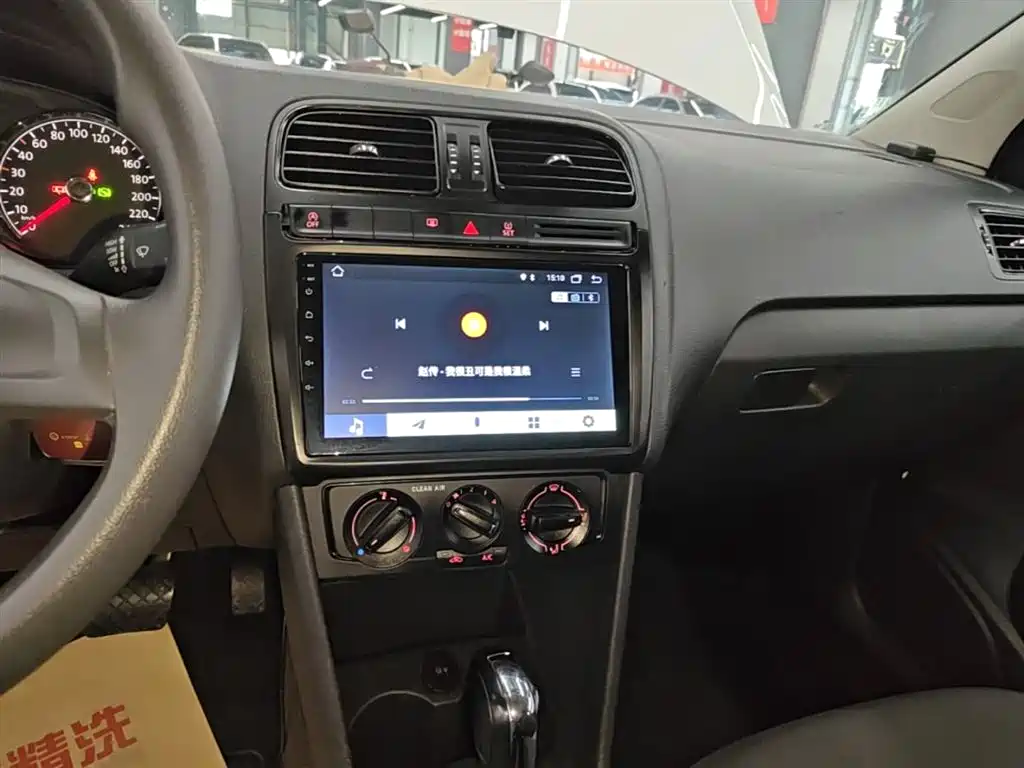 Volkswagen Polo 2018 1.5L Auto Safe Drive фото 13