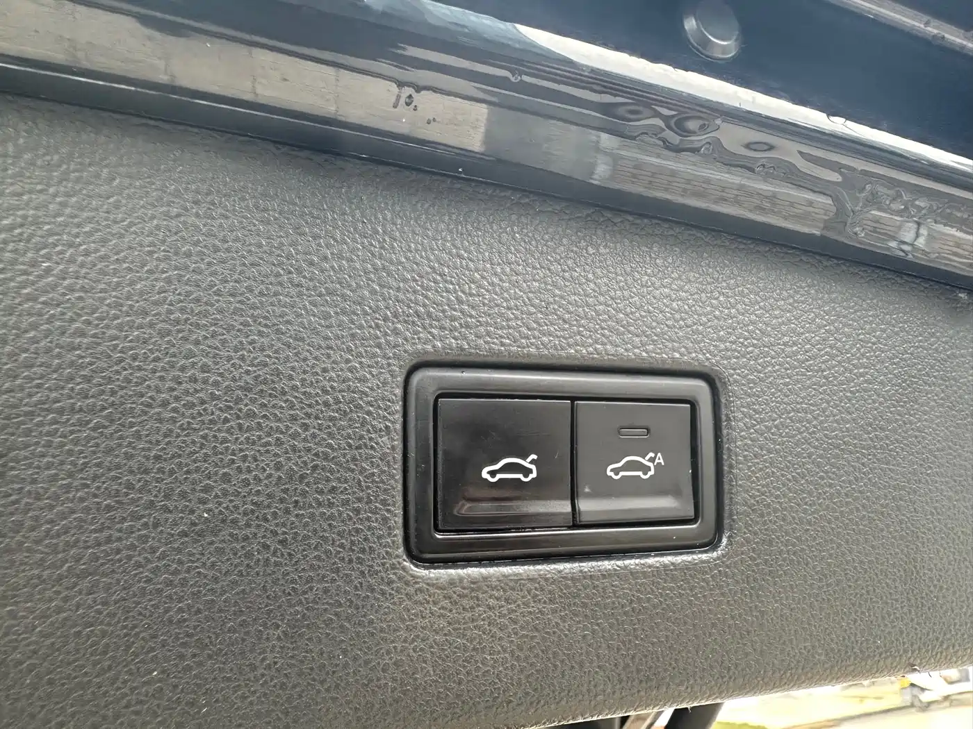 Volkswagen Tiguan L 2021 330TSI Automatic 2WD R-Line Premium фото 8