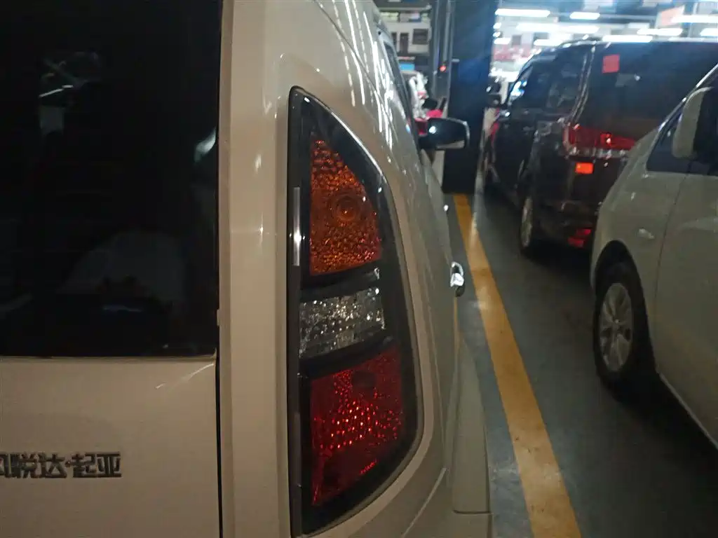 Kia Soul 2013 1.6L AT Premium фото 8