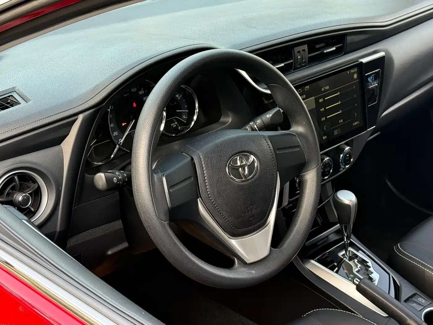 Toyota Corolla 2017 Facelift 1.2T S-CVT GL фото 9