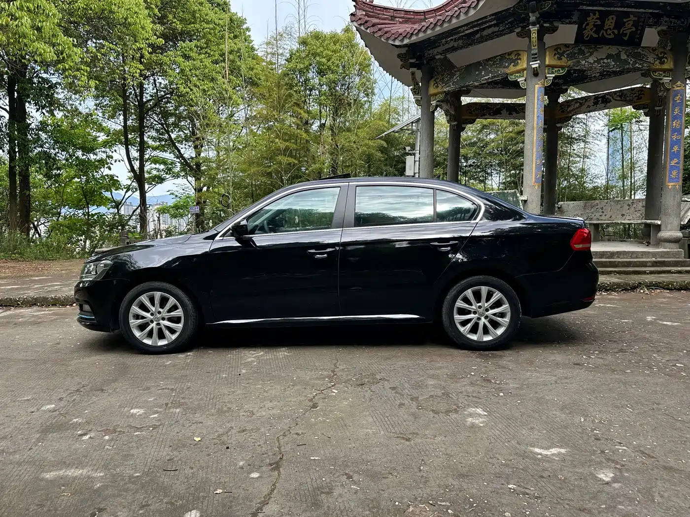 Volkswagen Lavida 2015 1.6L Automatic Comfort Edition фото 25