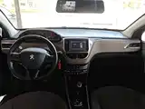 Photo 13 - Peugeot 2008