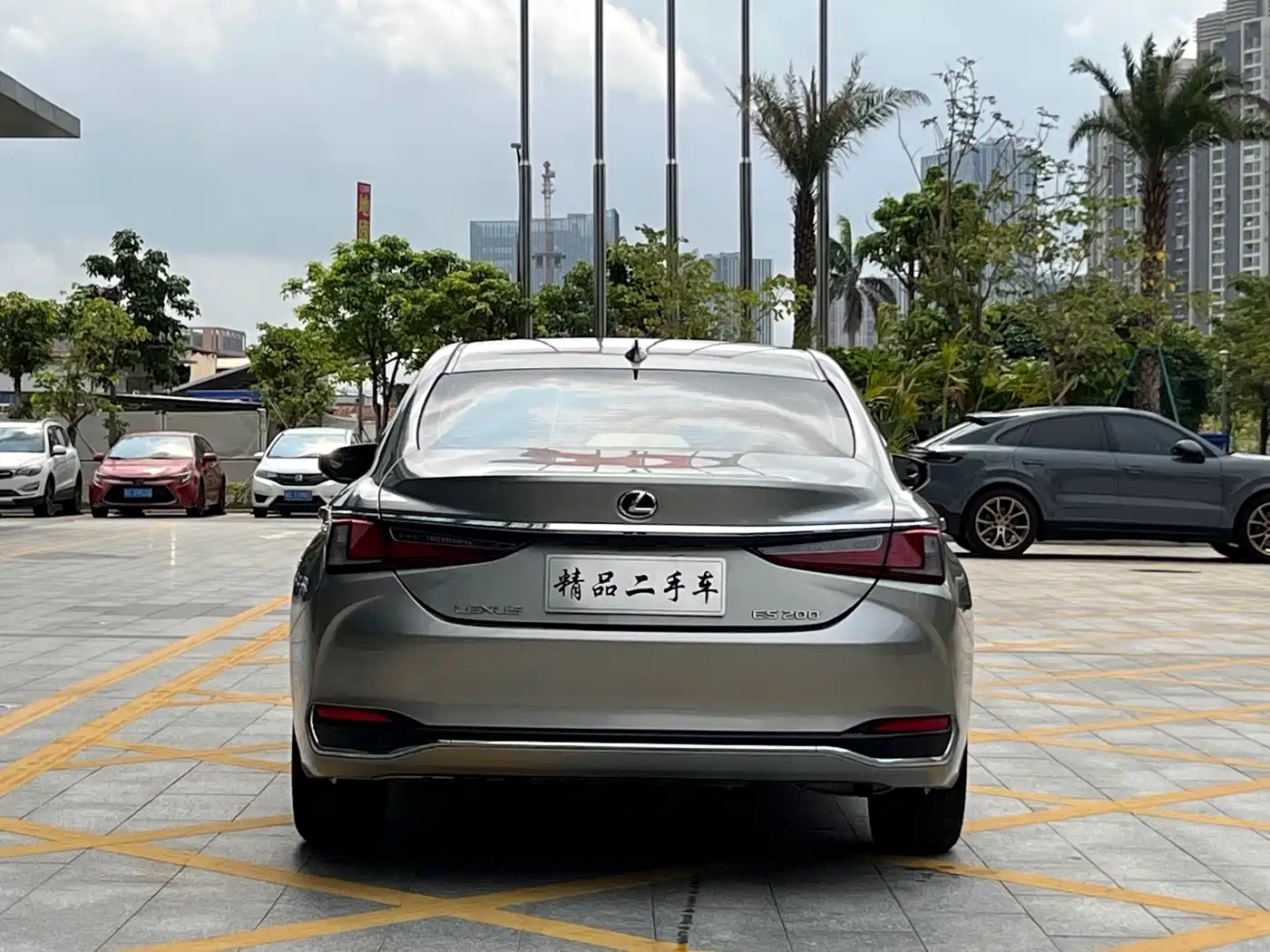 Lexus ES 2023 200 Excellence Edition фото 5