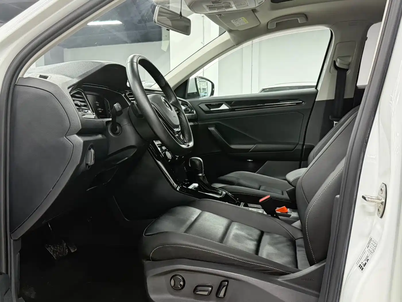 Volkswagen T-ROC 2022 280TSI DSG 2WD Comfort PLUS фото 17