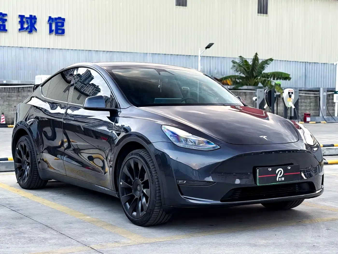 TESLA MODEL Y