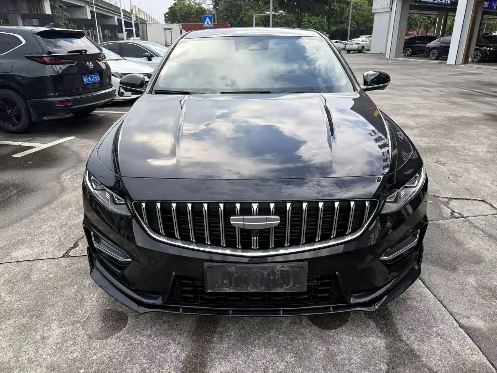 Фото 2 - Geely Preface