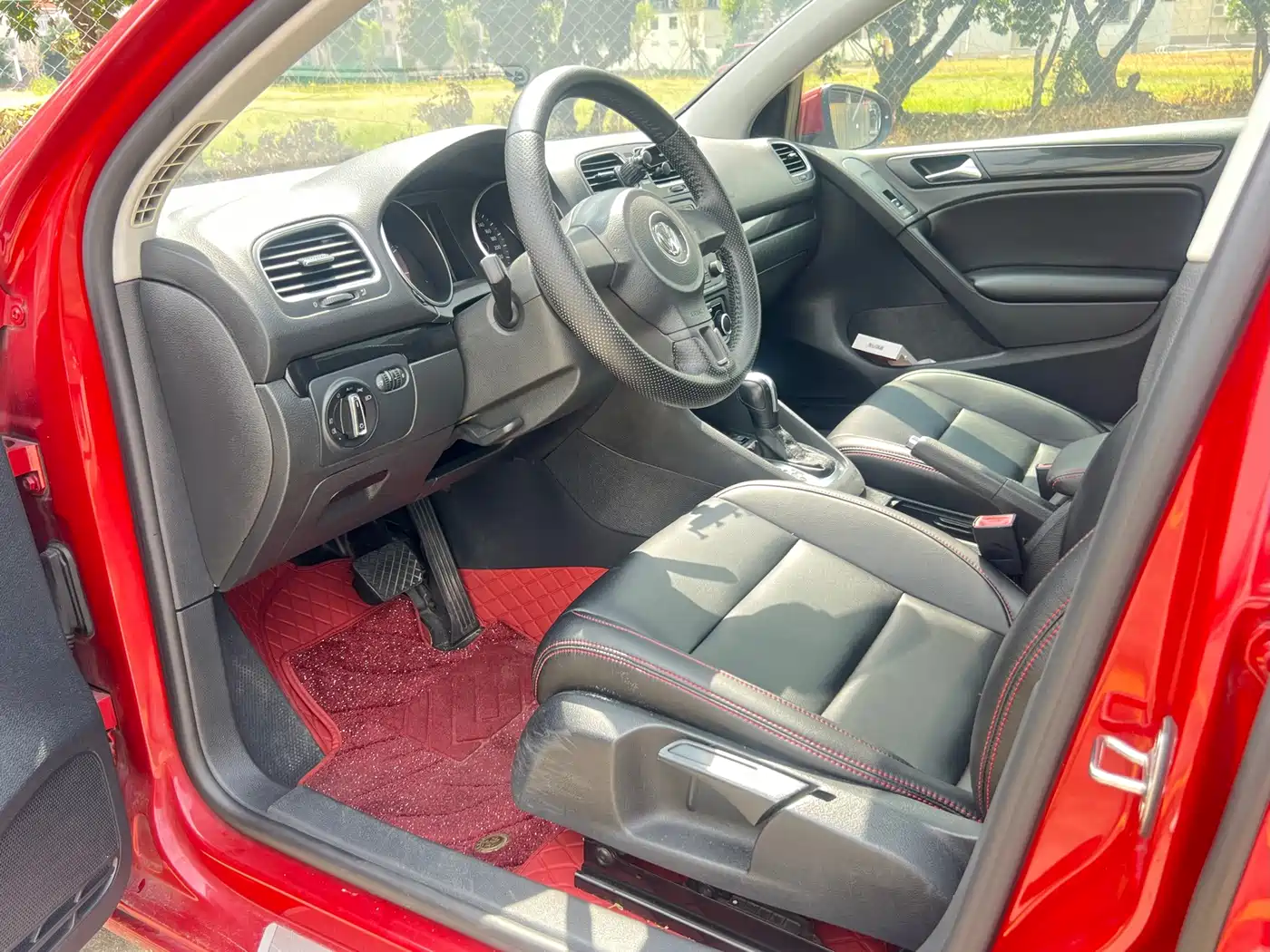 Фото 16 - Volkswagen Golf