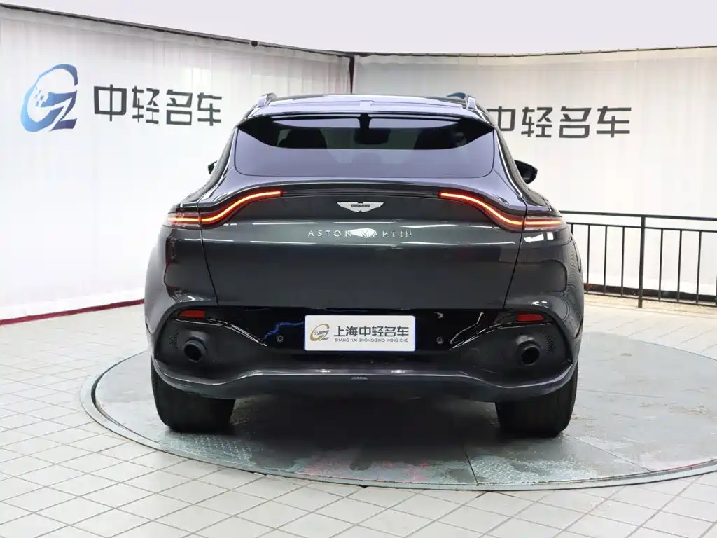 Фото 15 - Aston Martin DBX