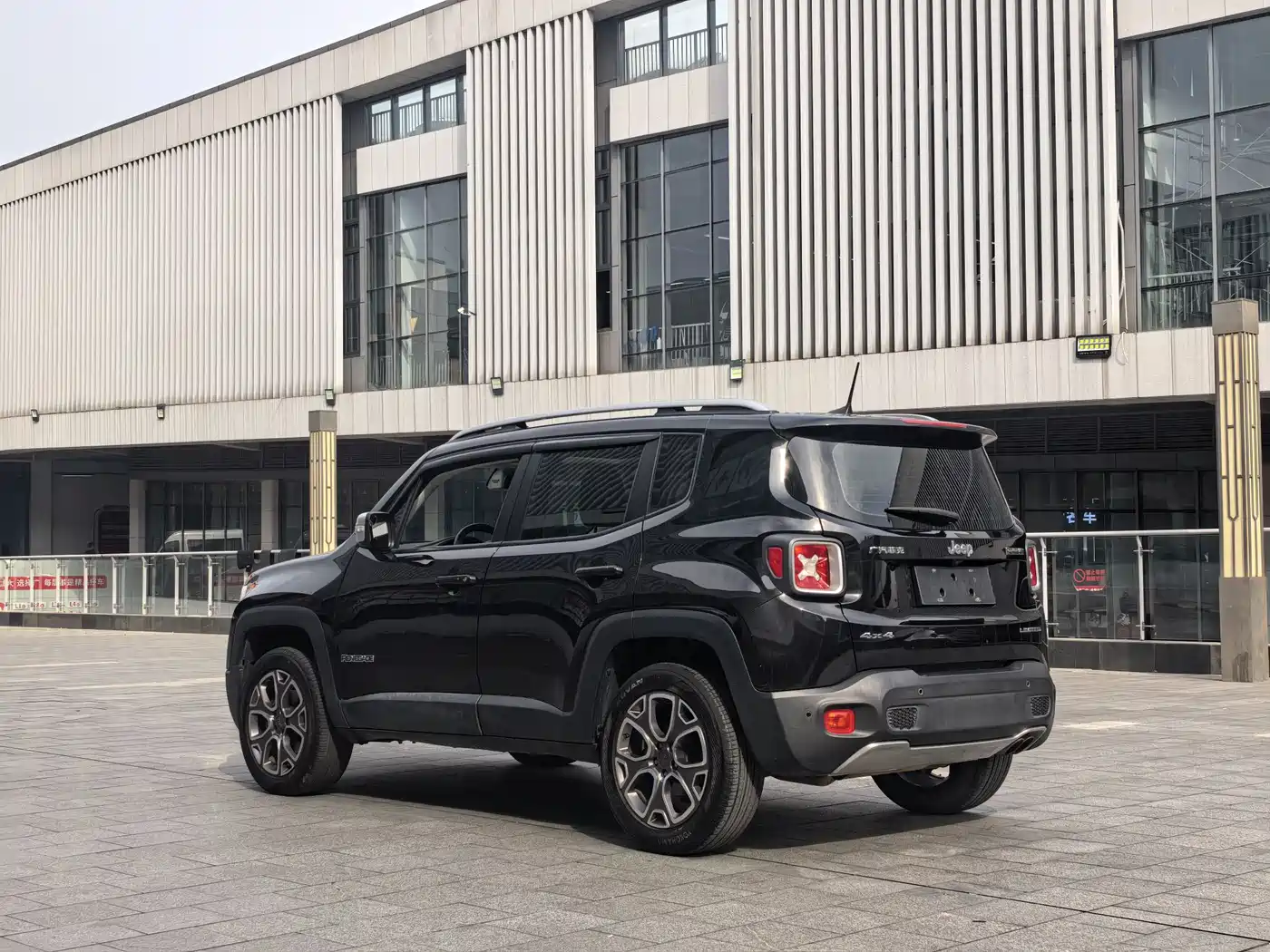 Jeep Renegade 2019 2018 Connected Large Screen Edition 180TS Automatic AWD All-round
