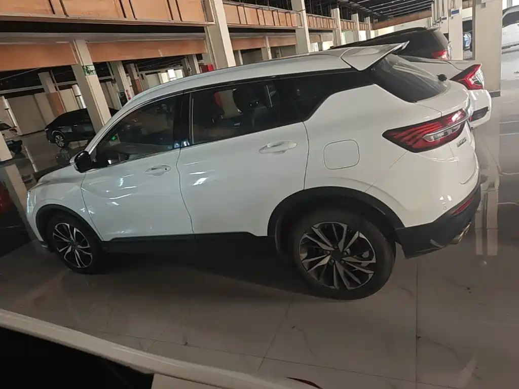 Фото 5 - Geely Coolray