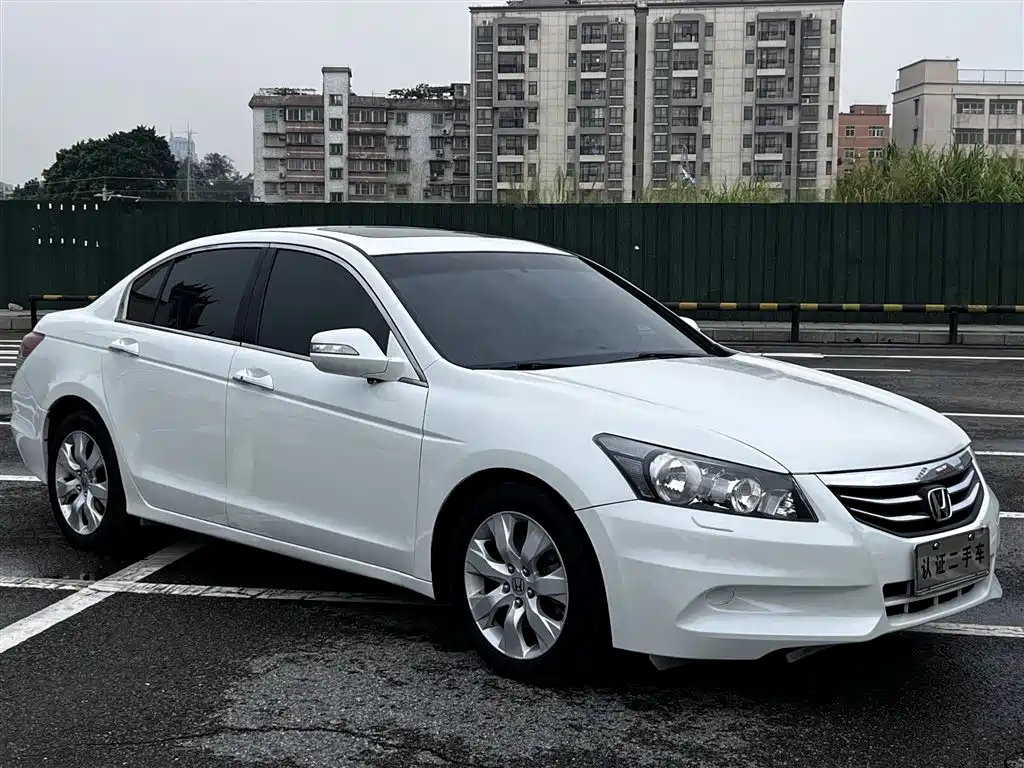 Фото 3 - Honda Accord