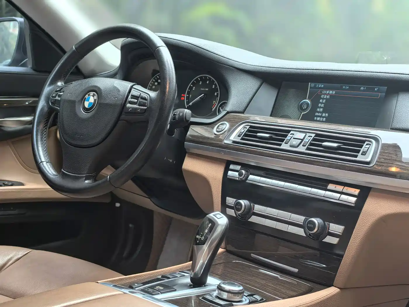 BMW 7 Series 2009 Model 740Li Leading Edition фото 7
