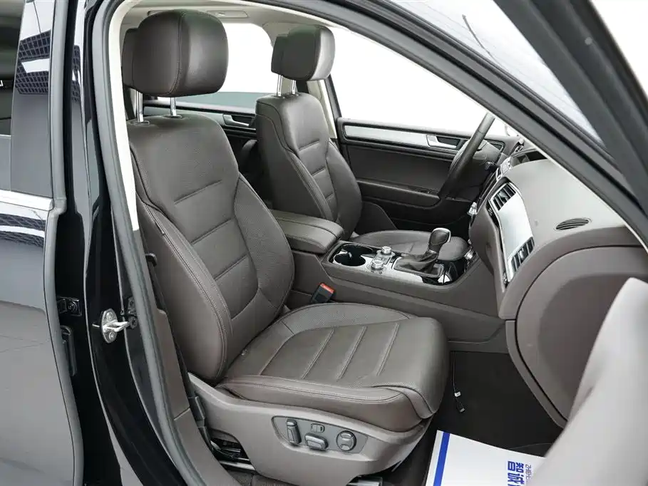 Volkswagen Touareg 2017 3.0TSI Explorer Edition фото 26
