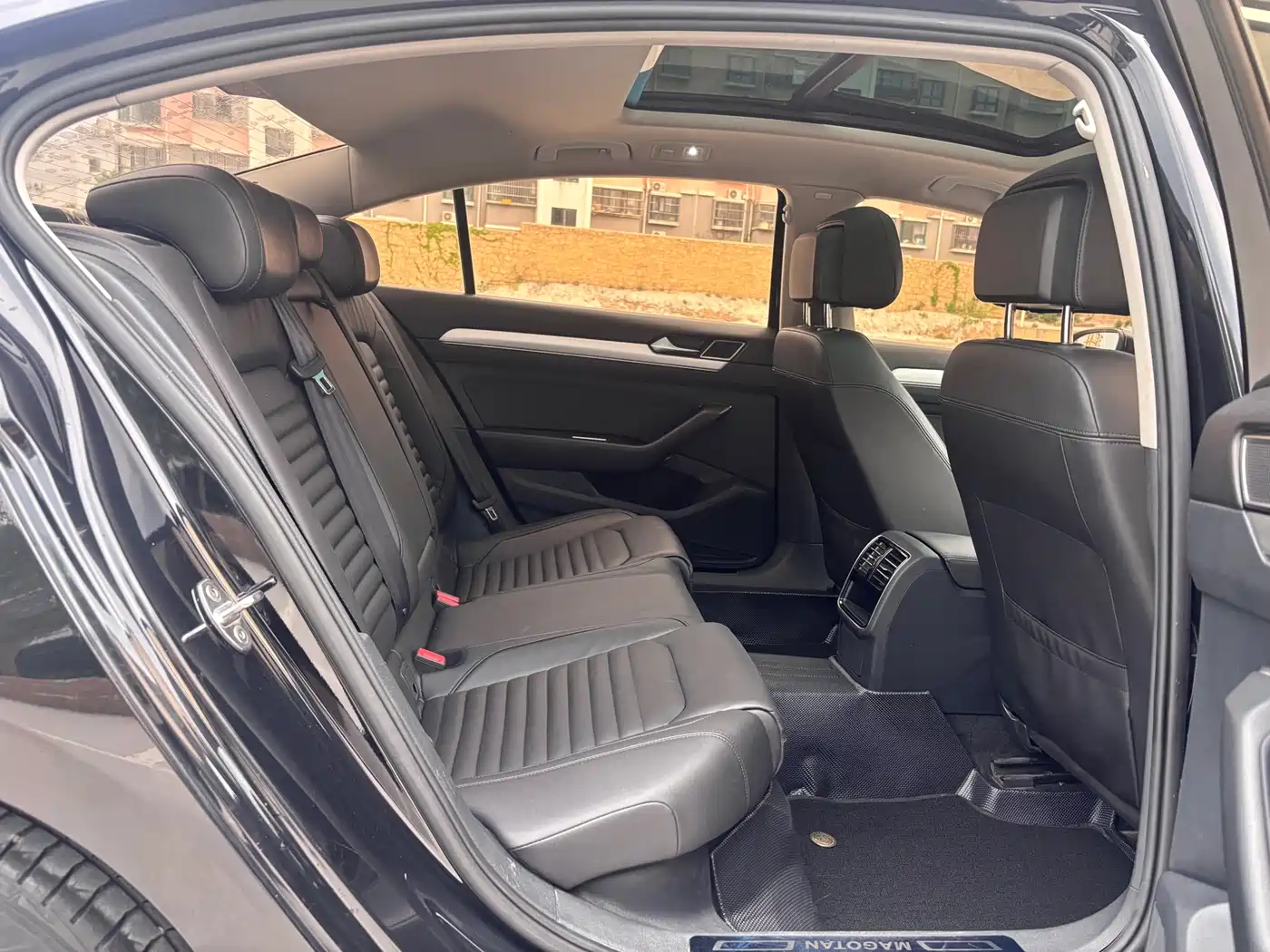 Volkswagen Magotan 2017 330TSI DSG Leading фото 9