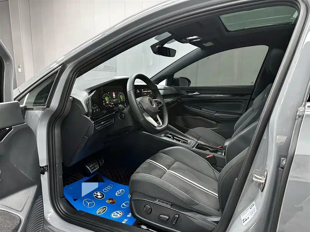 Volkswagen Golf 2023 Facelift 280TSI DSG R-Line Lite фото 10