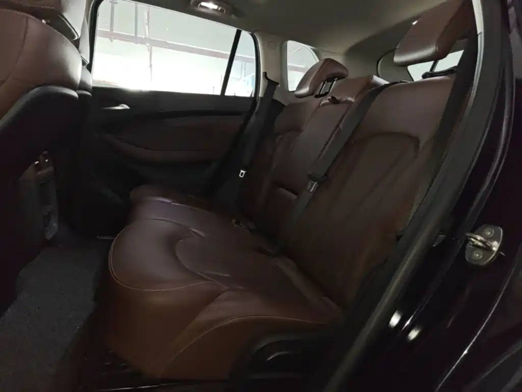 Photo 17 - Buick Envision Plus
