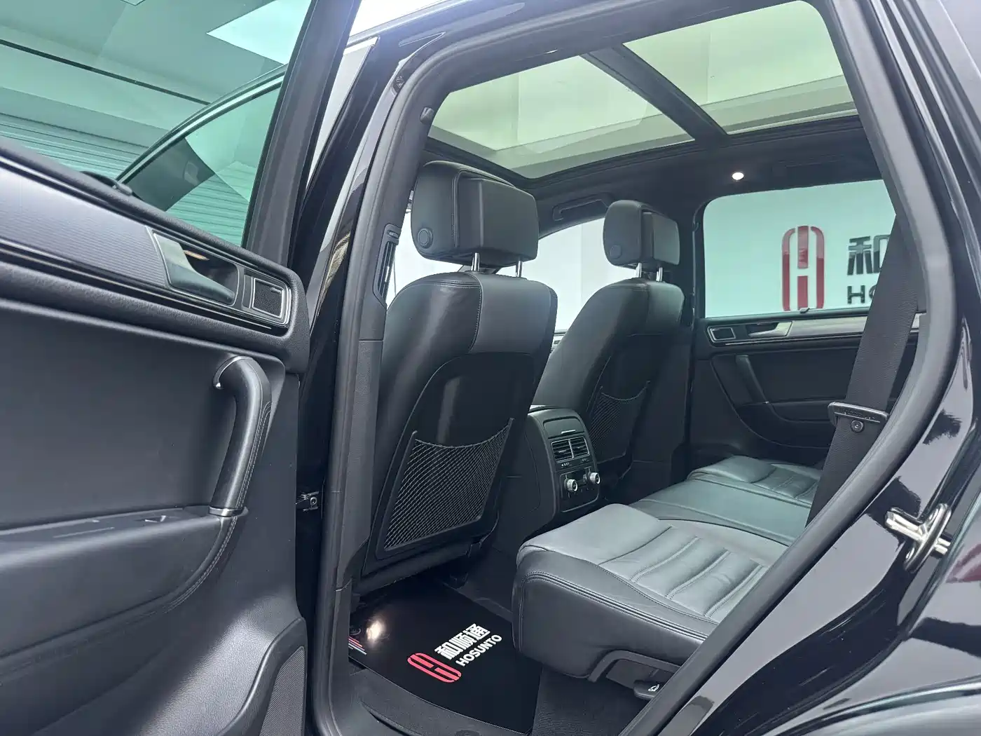 Volkswagen Touareg 2016 3.0TSI R-Line фото 6