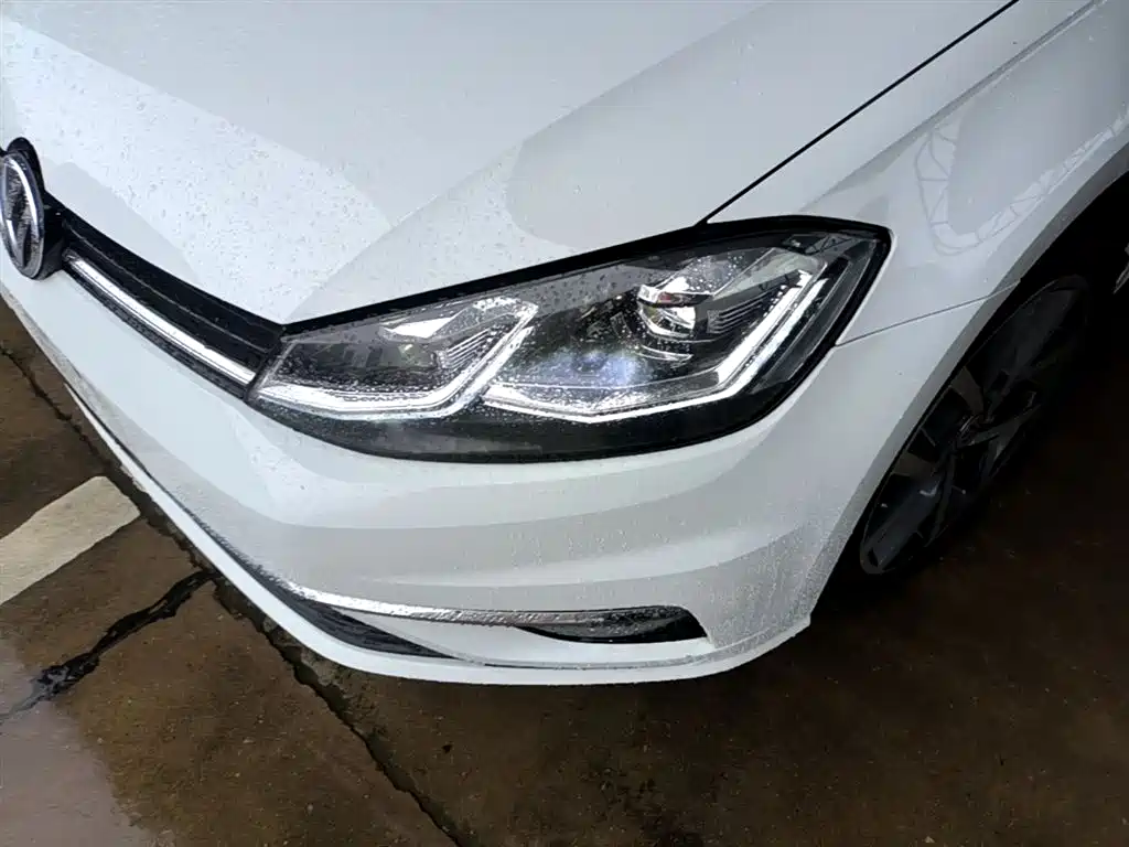 Volkswagen Golf 2018 230TSI Automatic Luxury фото 24