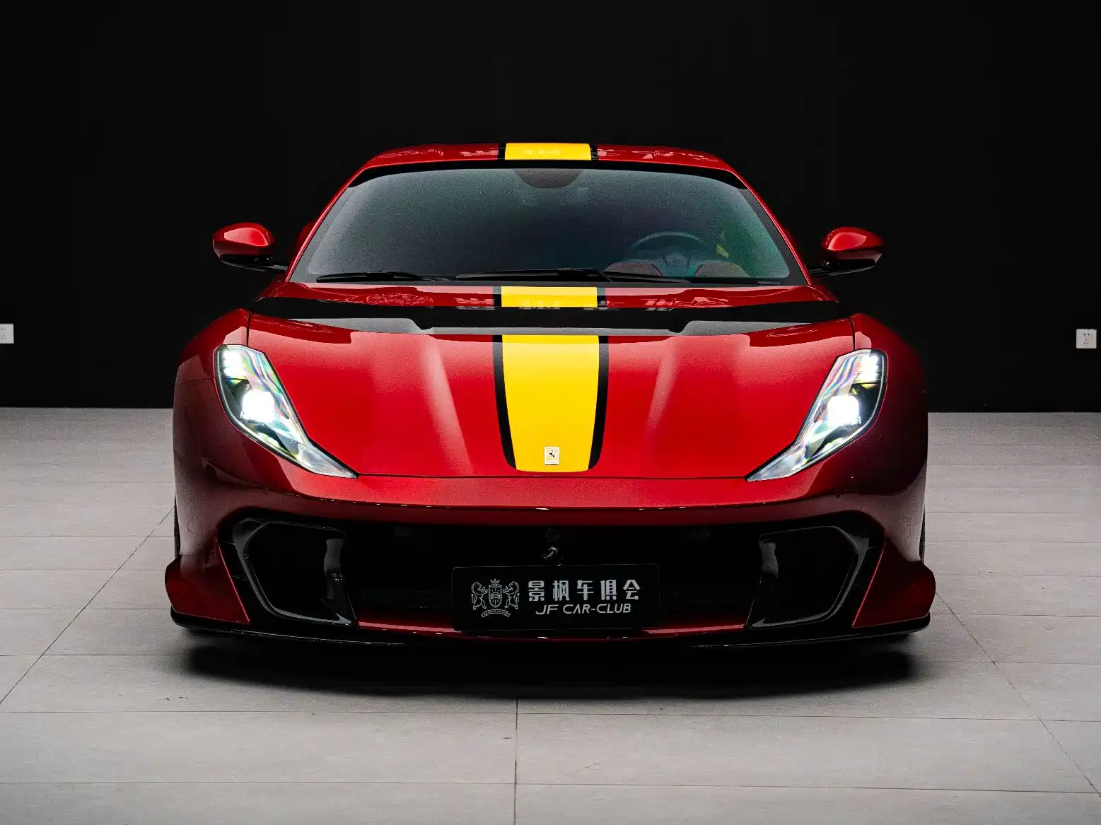 Фото 5 - Ferrari 812
