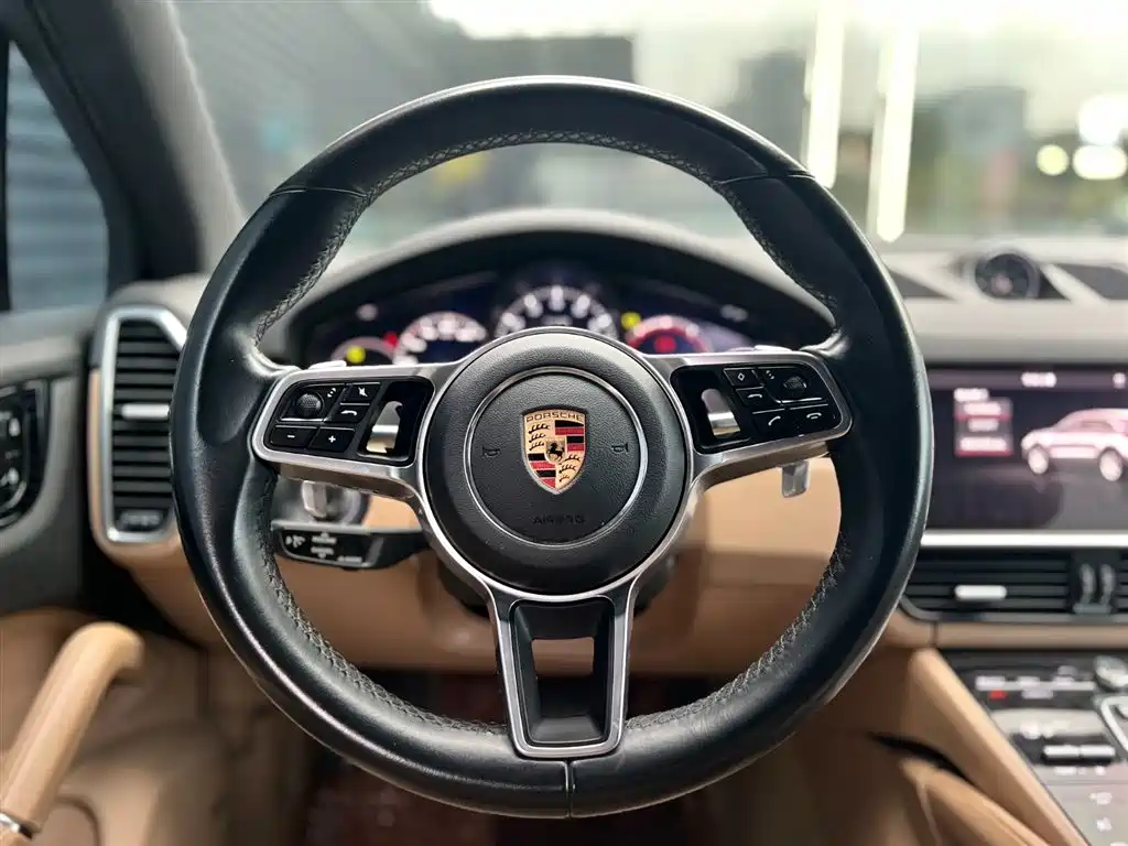 Porsche Cayenne фото 9