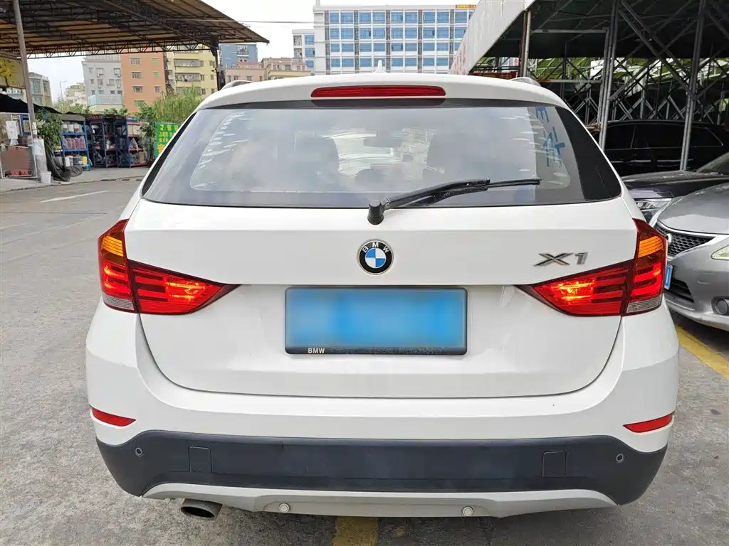 BMW X1 2013 sDrive18i Leading фото 6