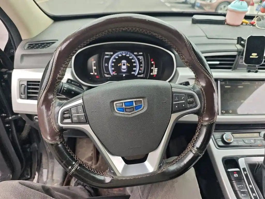 Фото 3 - Geely Boyue