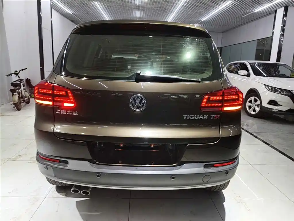 Volkswagen Tiguan 2015 1.8TSI Automatic 2WD Highline фото 6