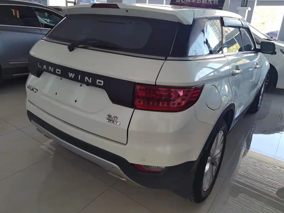 2017 Landwind X7
