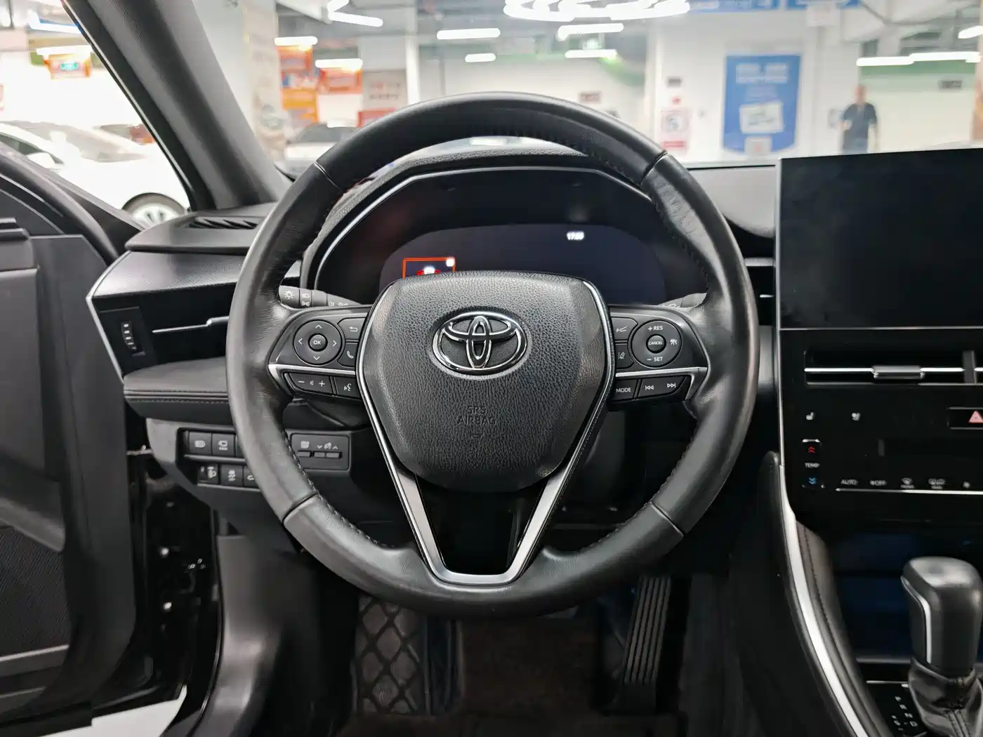 Toyota Avalon 2023 Hybrid 2.5L Luxury Edition фото 7