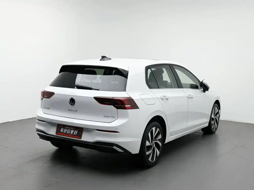 Volkswagen Golf 2025 2025 Facelift 300TSI Pro