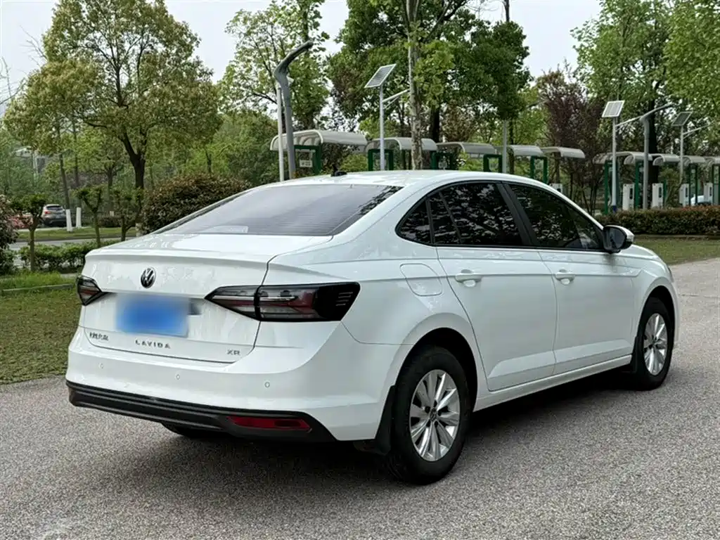 Volkswagen Lavida 2023 New Sharp 1.5L Auto Premium Edition фото 15