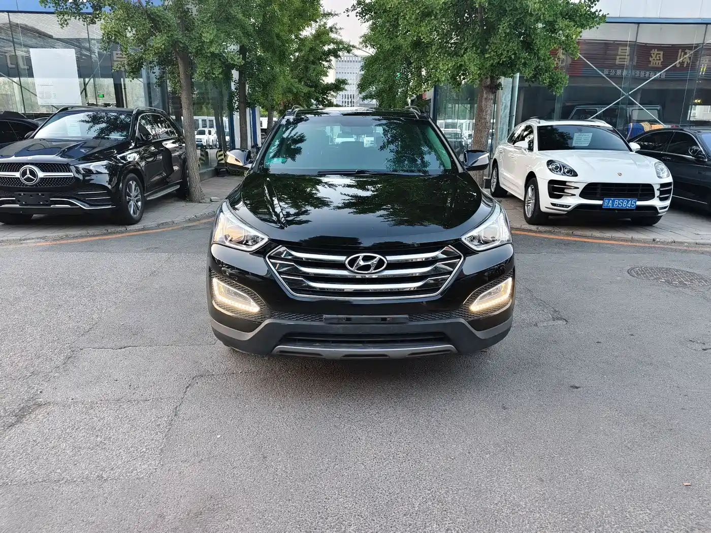 Hyundai Santa Fe 2015 2.4L Automatic 2WD Smart 5-seater фото 2
