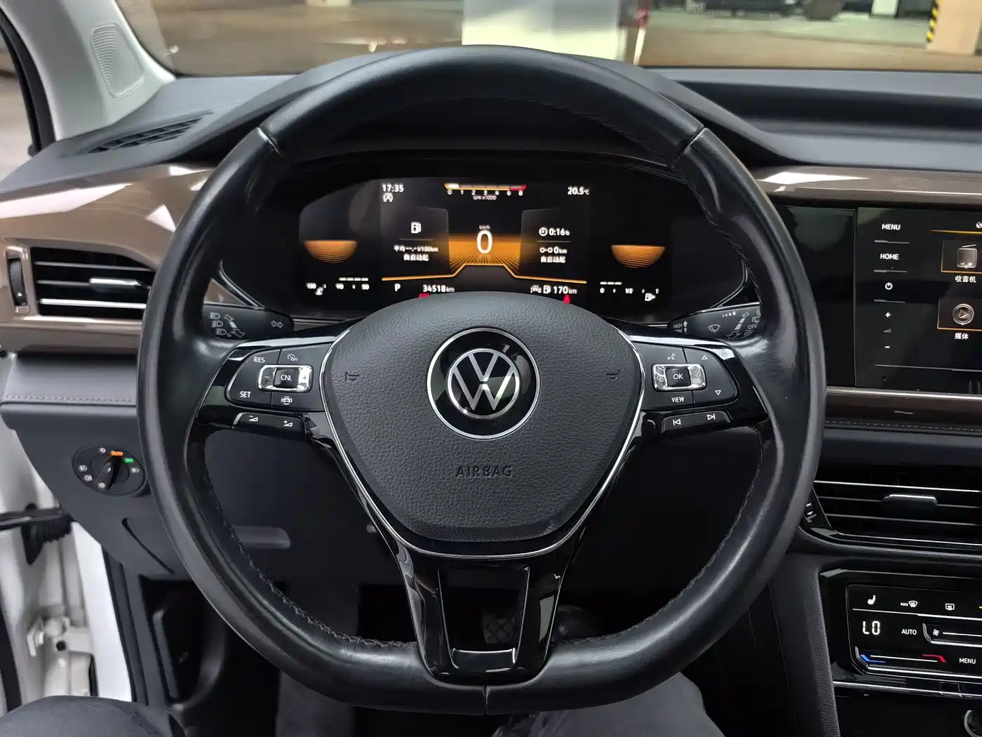 Volkswagen Tharu 2022 280TSI 2WD Comfort фото 20