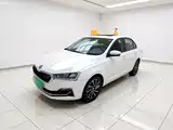 صورة 1 - Škoda Rapid