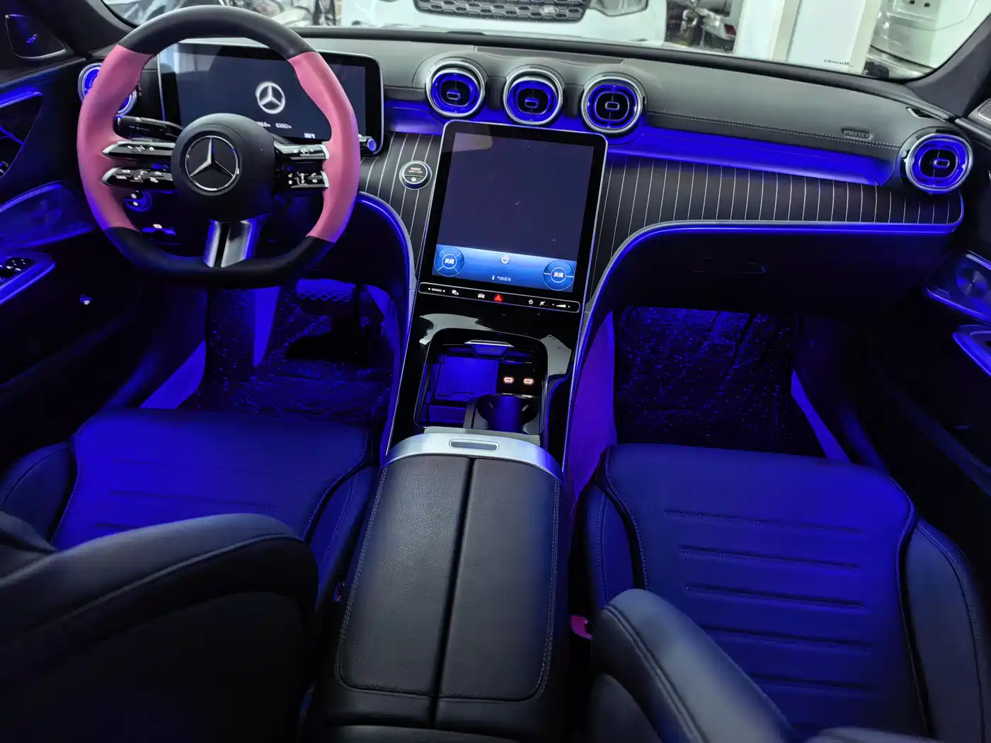 Mercedes-Benz C-Class 2024 C 260 L Night Edition Sport фото 9