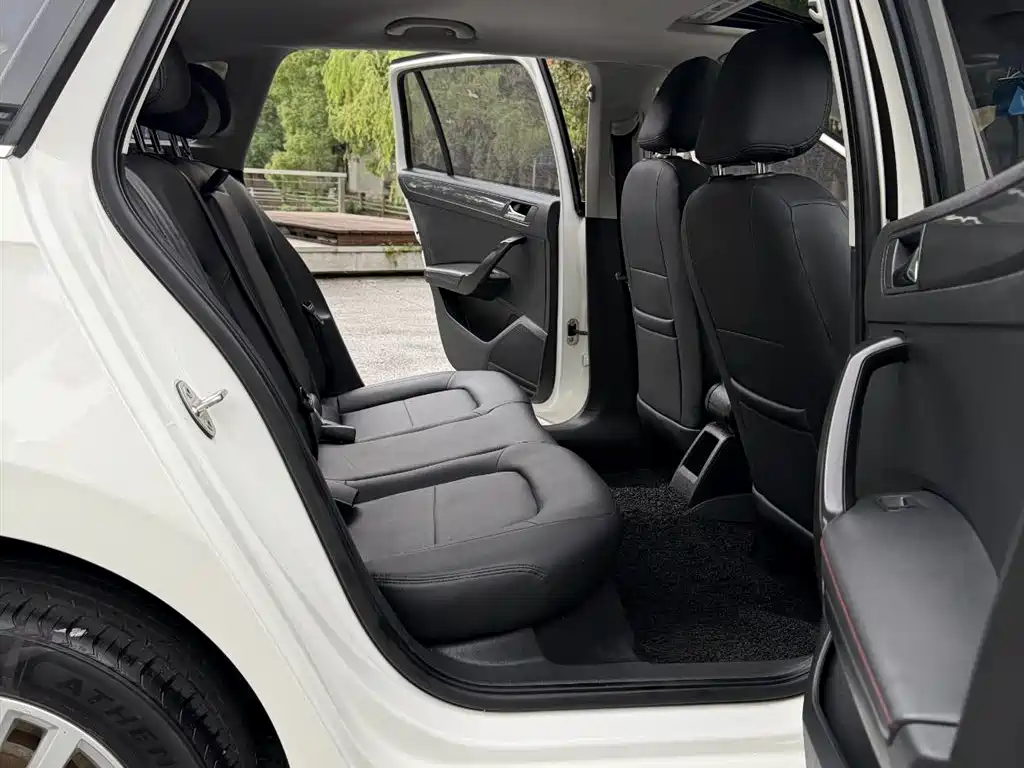 Volkswagen Santana 2017 Gran Santana 1.6L Auto Luxury фото 13